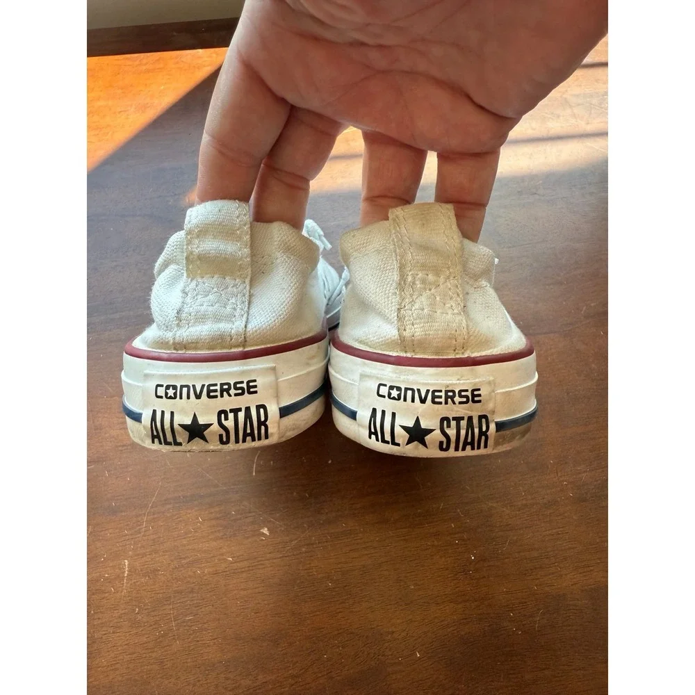 Converse low tops size 7‎